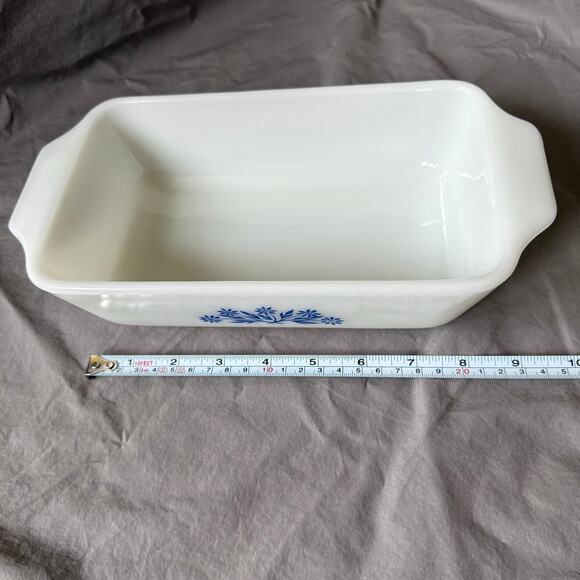 Vintage Anchor Hocking Fire-King Milk Glass Loaf Pan Blue Flower Pattern 9 x 5" - Picture 5 of 8